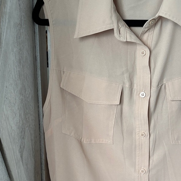 Sleeveless Button-Up Blouse - Cream Apricot - Picture 3 of 7
